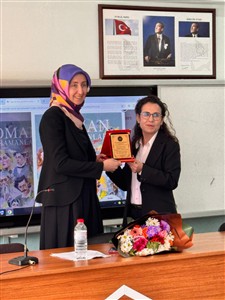 Aksaray Üniversitesi Türk Dili ve Edebiyatı Bölümü Öğrencilerinden Atatürk Anadolu Lisesi'ne Roman Kahramanları Festivali Ziyareti