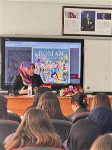Aksaray Üniversitesi Türk Dili ve Edebiyatı Bölümü Öğrencilerinden Atatürk Anadolu Lisesi'ne Roman Kahramanları Festivali Ziyareti