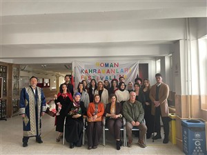 Aksaray Üniversitesi Türk Dili ve Edebiyatı Bölümü Öğrencilerinden Atatürk Anadolu Lisesi'ne Roman Kahramanları Festivali Ziyareti