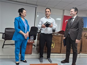 PROF. DR. ROZİBİ XOJİEVA’DAN DUTAR DİNLETİSİ 