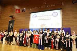 ASÜ Fen-Edebiyat Fakültesinde mezuniyet heyecanı yaşandı