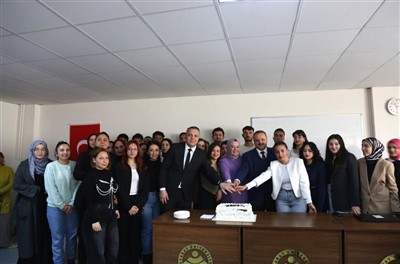 ASÜ Sabire Yazıcı Fen-Edebiyat Fakültesi Türk Dili ve Edebiyatı Bölümünde TÜBİTAK 2209-A Projeleri Kabul Edildi