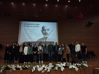 Türk Dili ve Edebiyatı Bölümü tarafından İstikbalin Şiiri İstiklal Marşı isimli öğrenci paneli yapıldı.